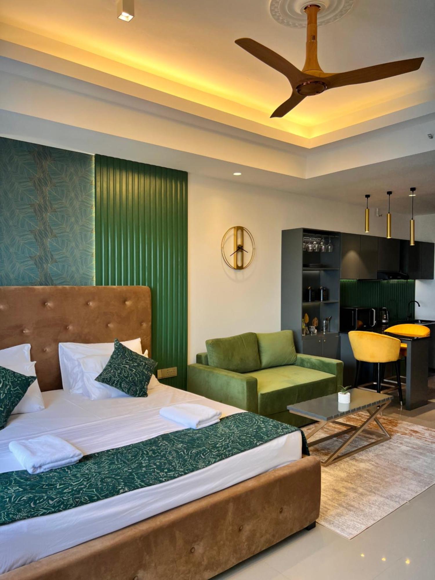 Ocean Breeze Negombo- Tidesend Luxury Beach Apartments Exterior foto