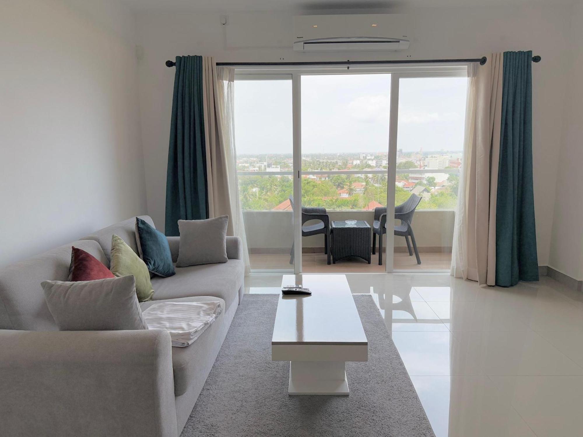 Ocean Breeze Negombo- Tidesend Luxury Beach Apartments Exterior foto
