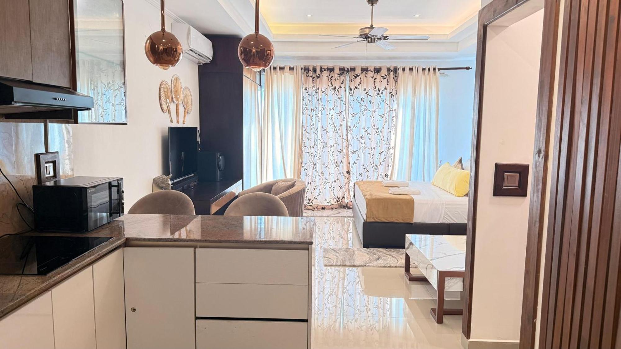 Ocean Breeze Negombo- Tidesend Luxury Beach Apartments Exterior foto